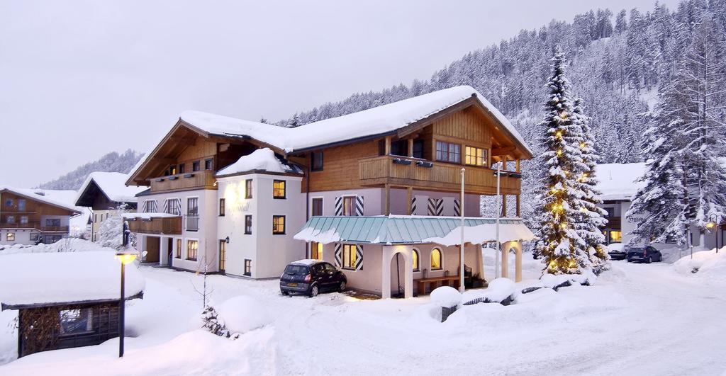 Aparthotel Kristall Altenmarkt im Pongau Exterior foto