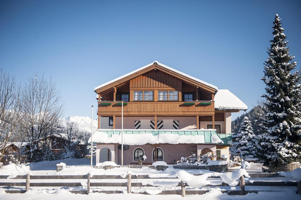 Aparthotel Kristall Altenmarkt im Pongau Exterior foto